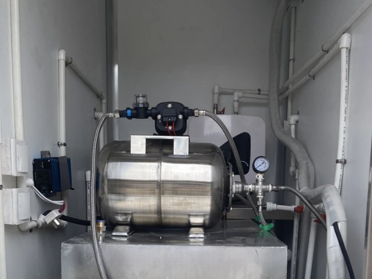 Water-Pipes-and-Water-Pressure-Tank